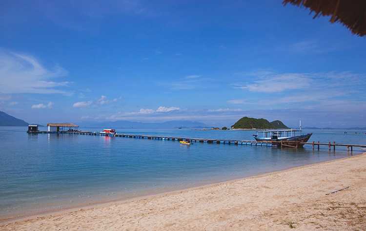 Điệp Sơn Nha Trang - Hòn Đảo có con đường cát nổi trên biển