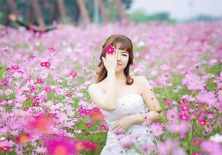 Vườn hoa bãi đá sông hồng, nơi vui chơi cuối tuần của Hà Nội